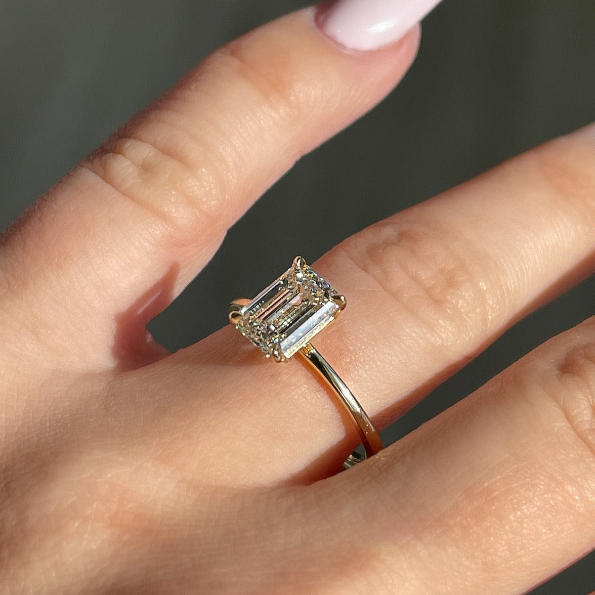 Stunning 1.80 CT Emerald Moissanite Engagement Ring with Solitaire Design 2