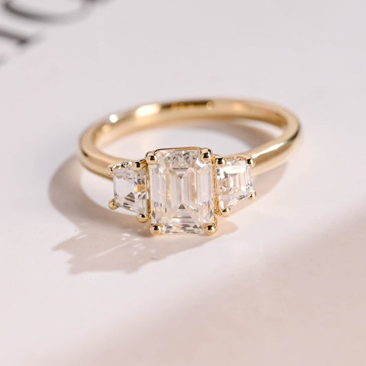 Stunning 1.0 - 2.0 CT Emerald Moissanite Engagement Ring with Three Stone Design 1