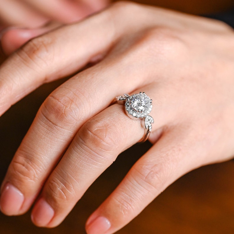 Stunning 1.0 - 2.0 CT Oval Moissanite Engagement Ring with Cluster Design 2