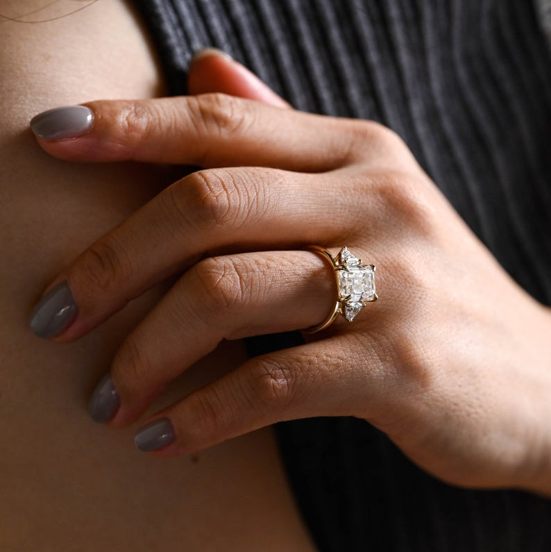 Stunning 1.0 - 2.0 CT Emerald Moissanite Engagement Ring with Three Stone Design 2